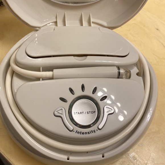 Nubrillance Microdermabrasion kit like new - Picture 3 of 4